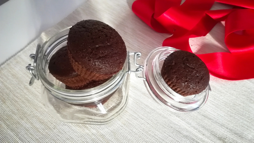 Muffin al cioccolato cannella e arancia senza lattosio