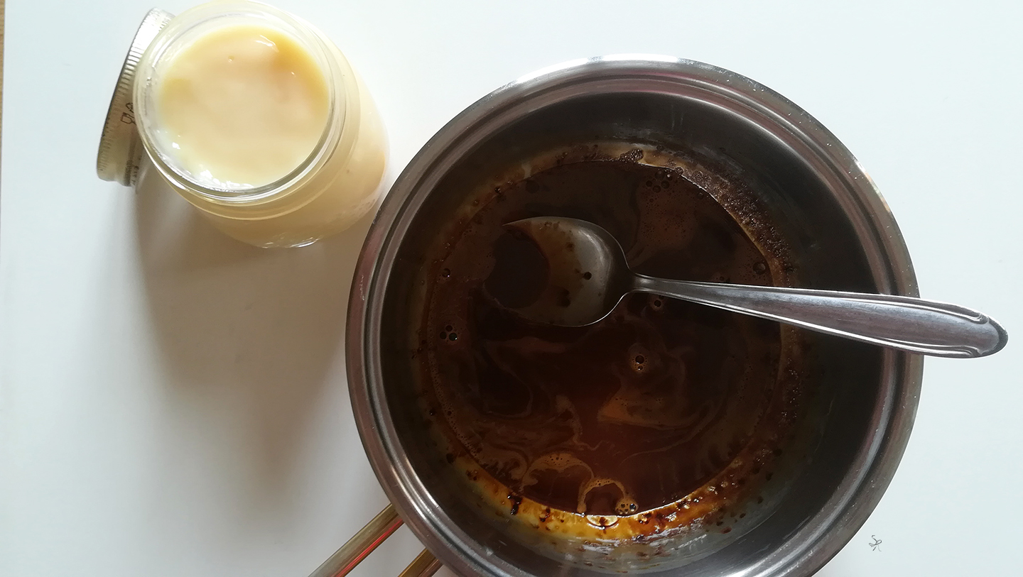 Preparazione gelato al caffè senza lattosio